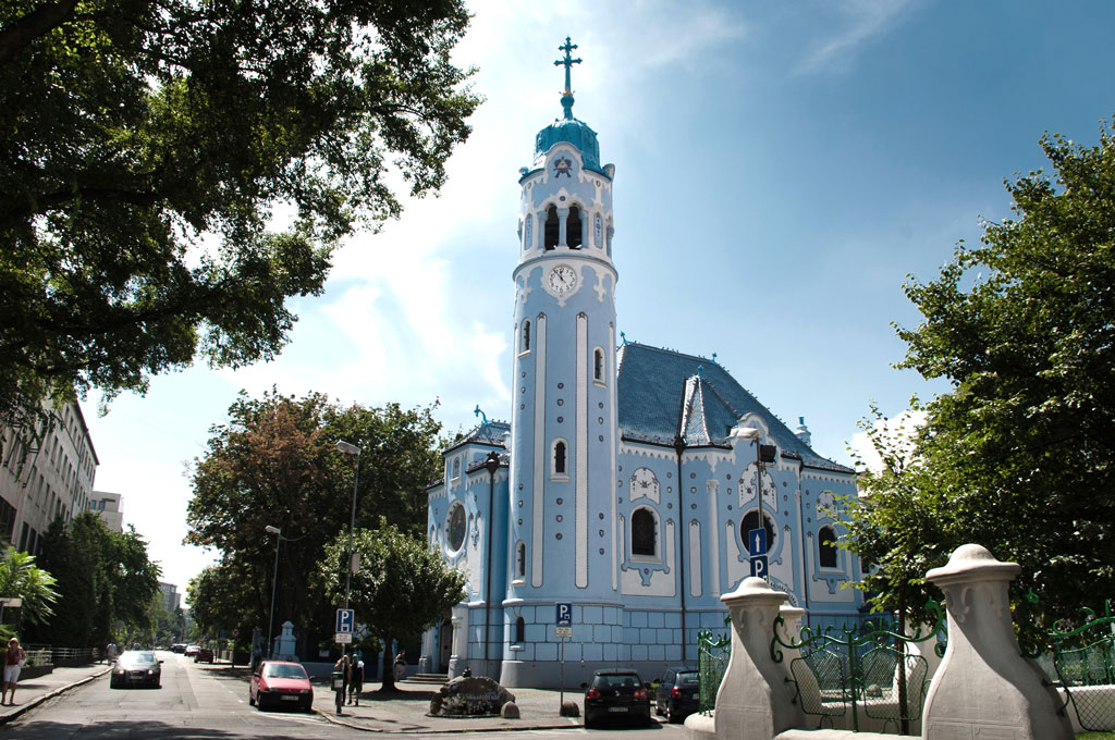 Qué ver en Bratislava : la iglesia azul. Fuente: Visit Bratislava
