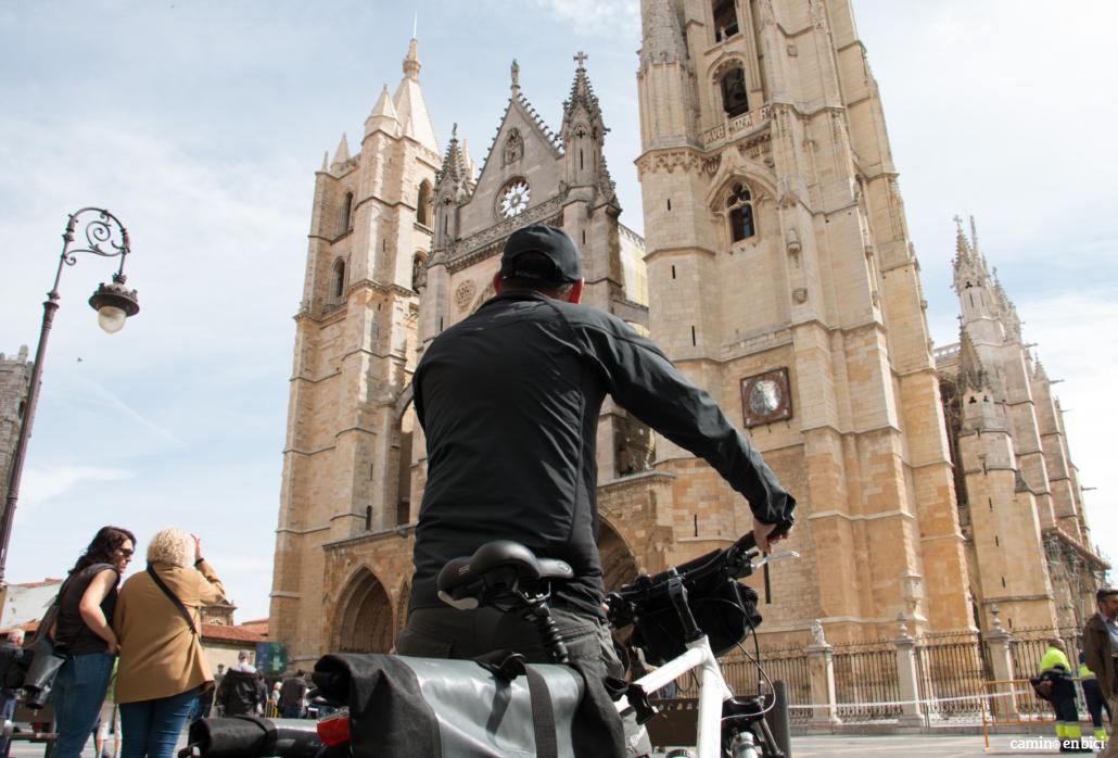 Camino de Santiago desde León- Comenzarás a pedalear en León