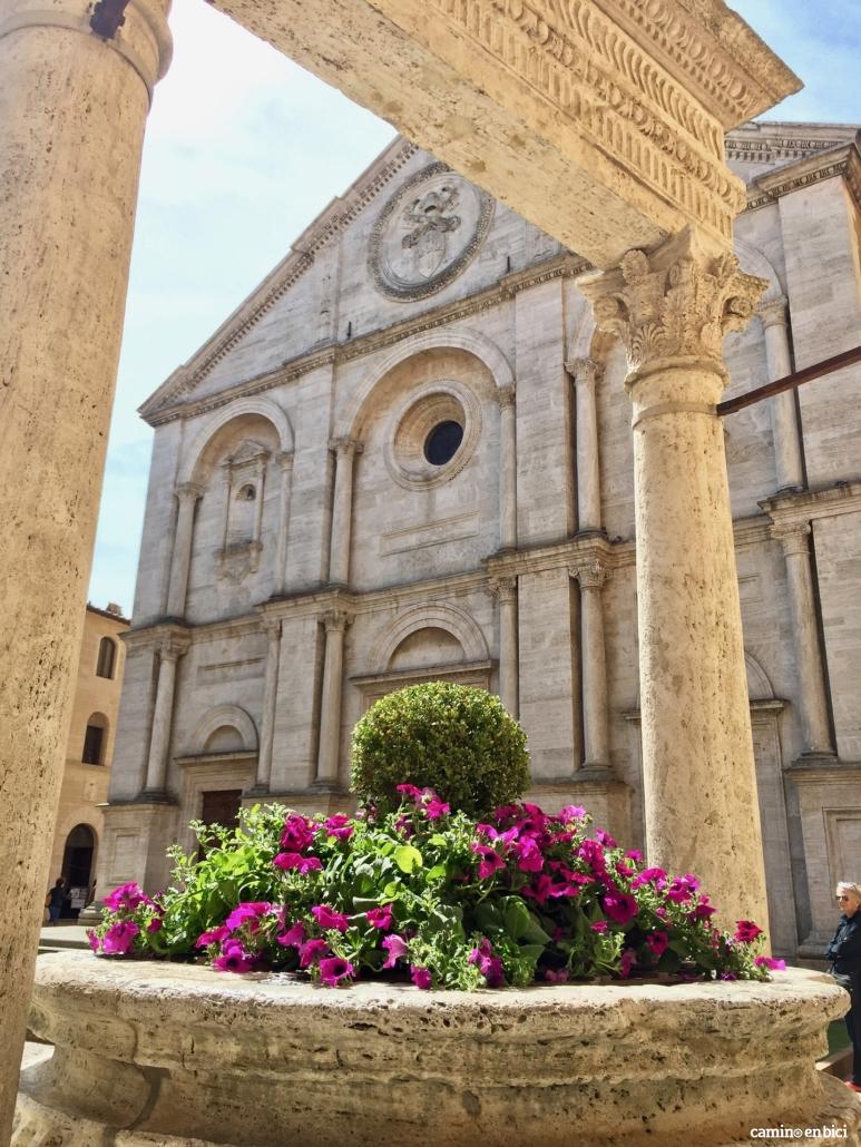 Los pueblos más bonitos de la Toscana-Duomo de Pienza