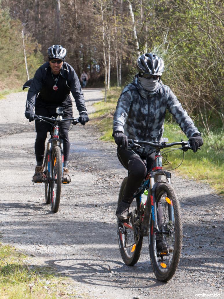 Camino en bici en nuestra bici o en la tuya: Peregrinos en bicis Giant de Camino en Bici