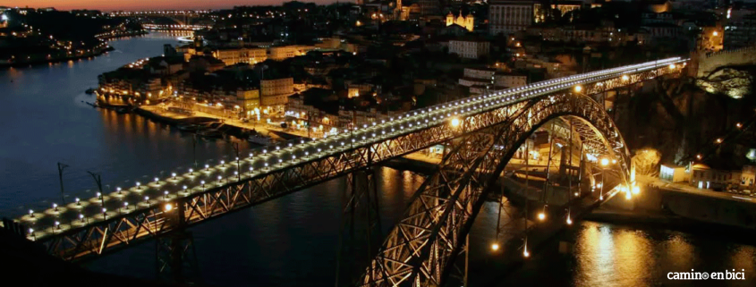 Oporto, ciudad de moda. Vista nocturna del Puente de Luis I