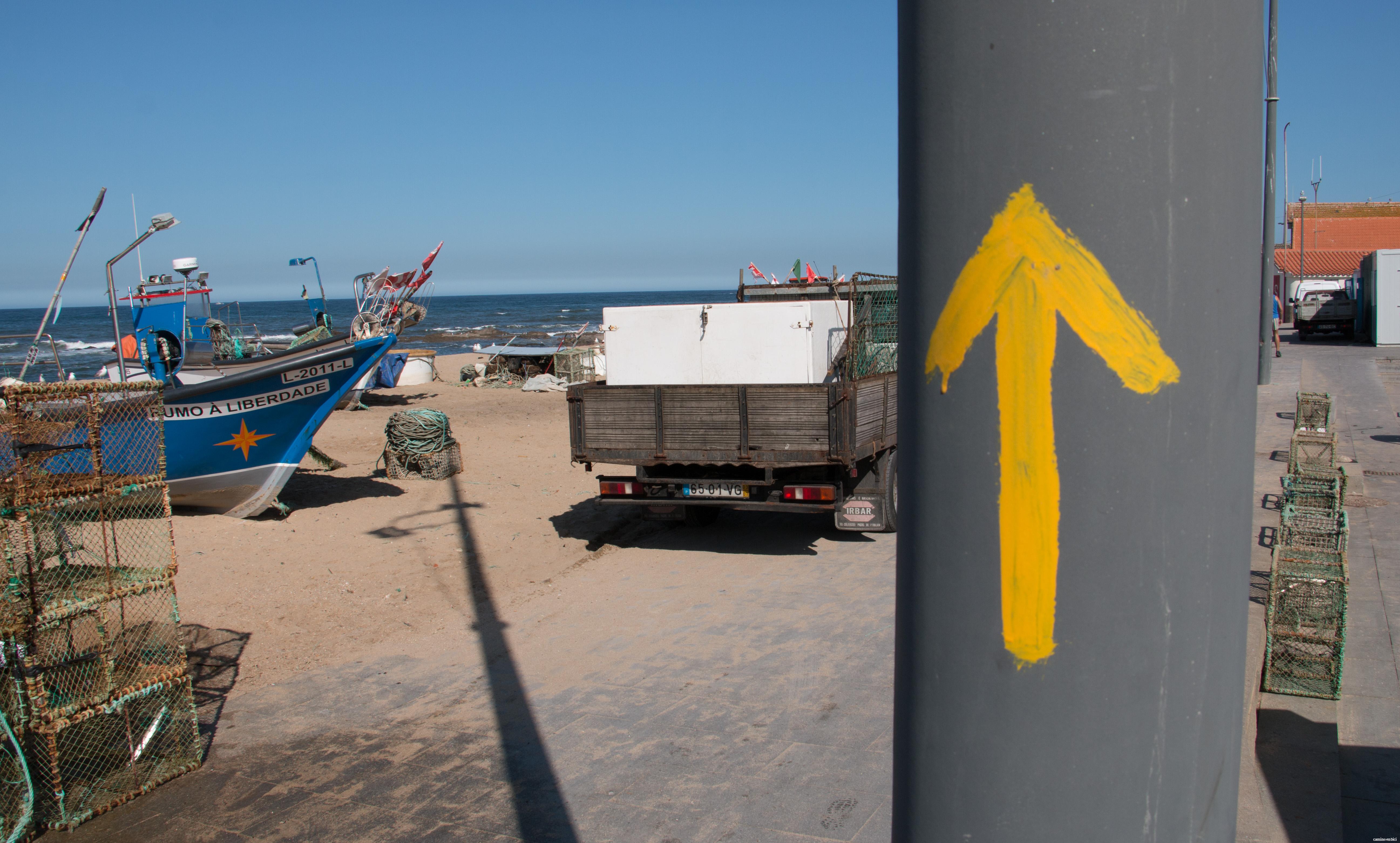 Camino Portugués por la Costa en Bici - Barcos en Vila Chã