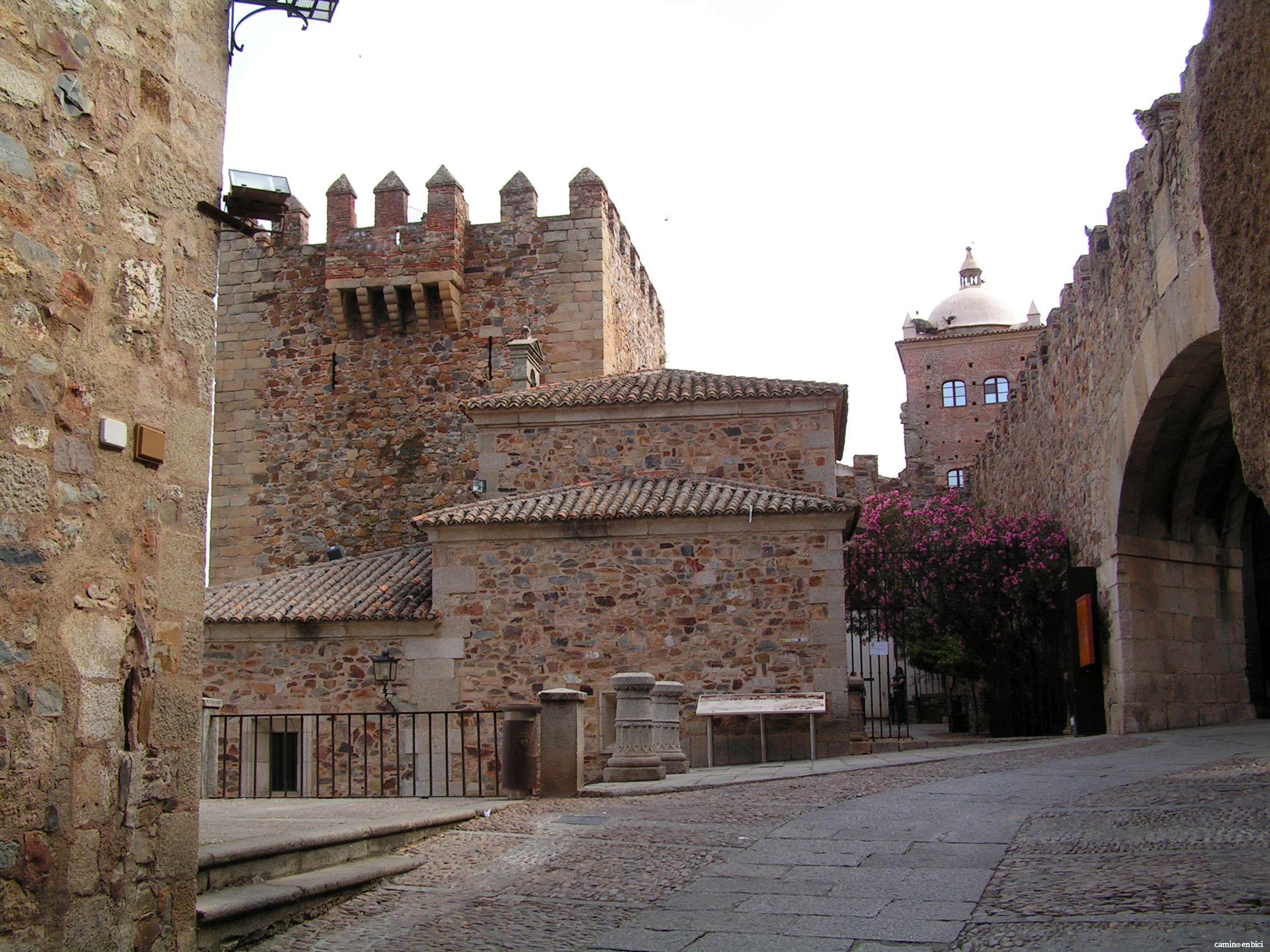 Or&iacute;genes de la V&iacute;a de la Plata: &ldquo;al-Balat&rdquo; (camino empedrado) en C&aacute;ceres. 